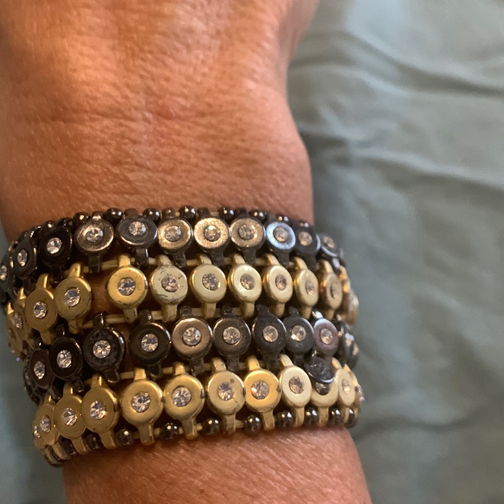 Mixed metal stretch bracelet